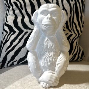 🛍️ White Monkey Figurine